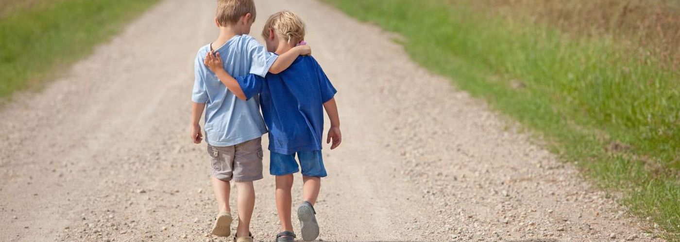 Corso on line “BAMBINI DI VETRO”. Conoscere il mondo dei siblings, i fratelli e le sorelle di bambini con disabilità.